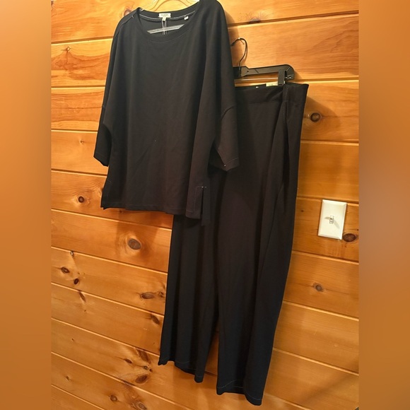 Max Studio Black Top with white thread trim & Wide Leg Trousers Set 2X MSRP $198 - Picture 16 of 16